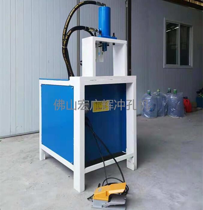 小型多功能液壓沖孔機不銹鋼防盜網(wǎng)沖孔機樓梯扶手護欄沖孔沖弧口方管圓管角鋼快速打孔