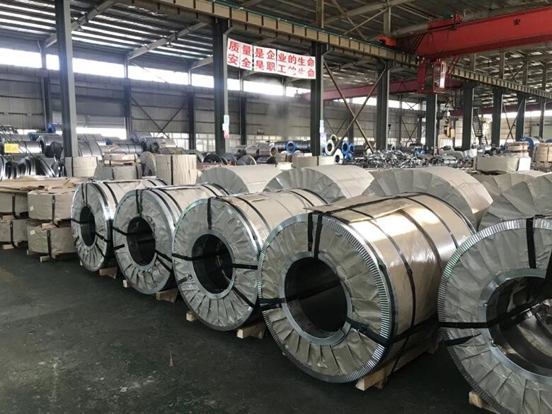 寶鋼馬鋼高強度酸洗汽車鋼卷板S420MC現(xiàn)貨開平分條配送到廠