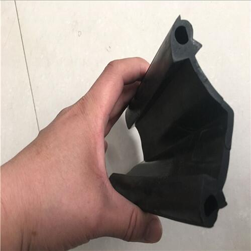 機(jī)電新聞網(wǎng):南寧gqf-e40型橋梁伸縮縫、伸縮縫橡膠條更換