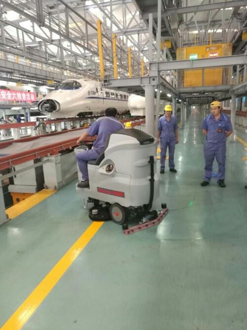 北海電動(dòng)洗地車(chē)是機(jī)械制造車(chē)間保潔利器