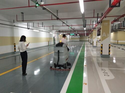崇左自動洗地車清潔醫(yī)院地下車庫效率高