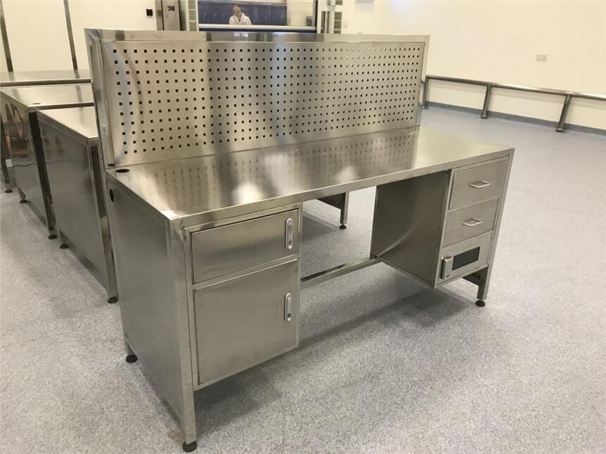 天津不銹鋼工作臺廠家定做-帶掛板不銹鋼工作臺