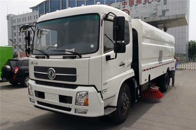 東風(fēng)天錦掃路車價格