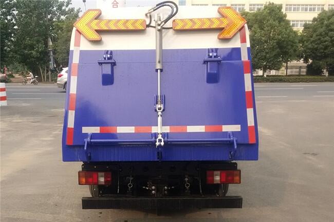 國(guó)三東風(fēng)道路清掃車供應(yīng)