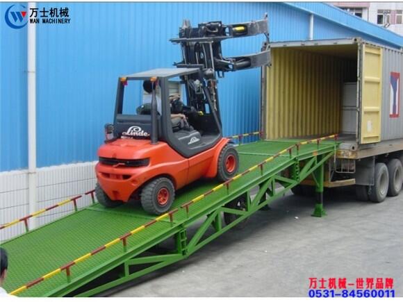 長春移動式液壓登車橋 四平集裝箱裝卸貨平臺廠家 哈爾濱導(dǎo)軌式升降貨梯