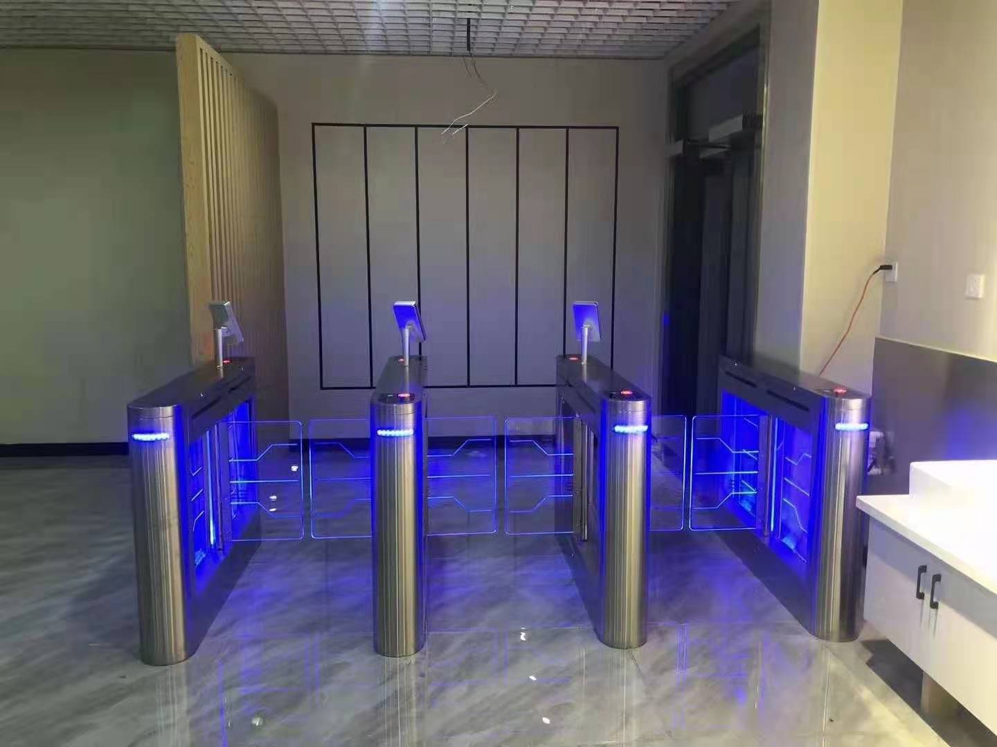 蹦床館一卡通 閘機(jī)檢票 健身房全高閘刷卡 計(jì)次扣費(fèi)達(dá)州