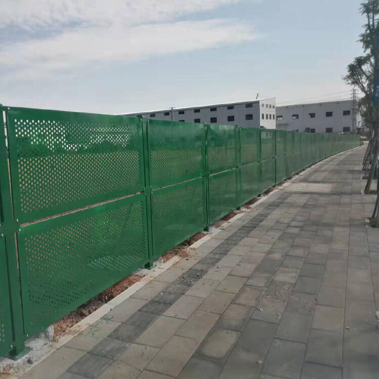白色綠色沖孔圍欄擋板 工地廠房外墻施工常用隔離護欄板