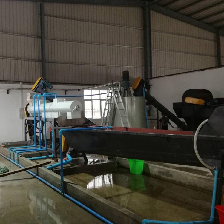 聚酯瓶破碎機(jī)，廢舊聚酯瓶破碎PET粉碎清洗回收線