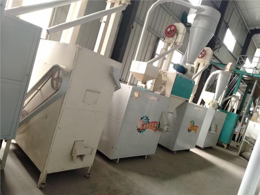 河南 小型玉米加工成套設(shè)備 玉米脫皮制糝機(jī)組