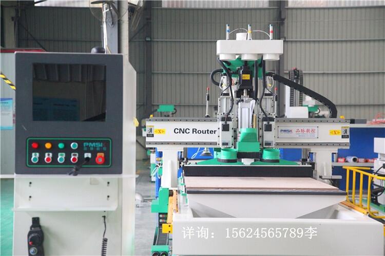 全屋定制板式家具廠提升競(jìng)爭(zhēng)力的好品牌數(shù)控開料機(jī)