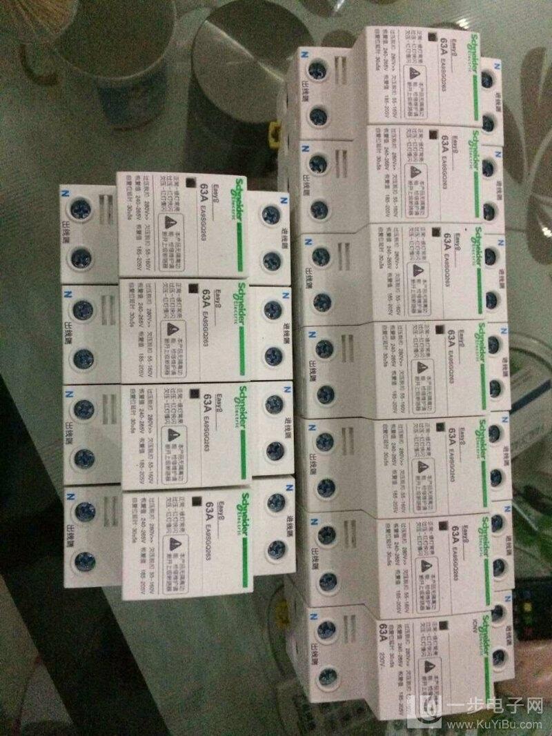 EA9ZGQ 4P 32A自復(fù)式過(guò)欠壓保護(hù)器