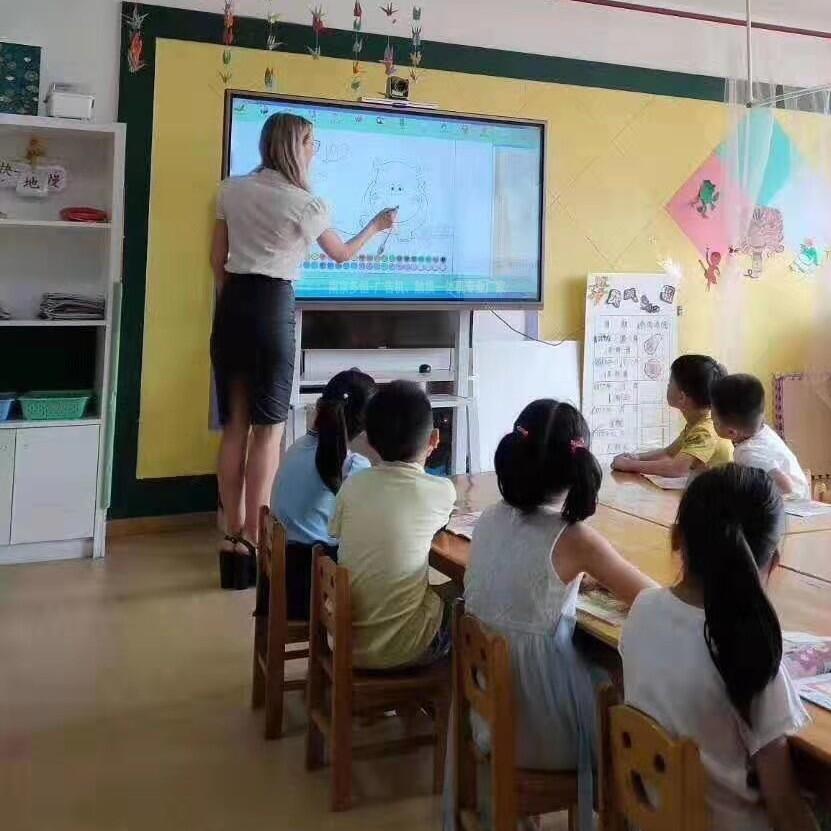 南京多恒65寸電容、紅外液晶觸摸一體機(jī) 幼兒園教學(xué)互動一體機(jī)