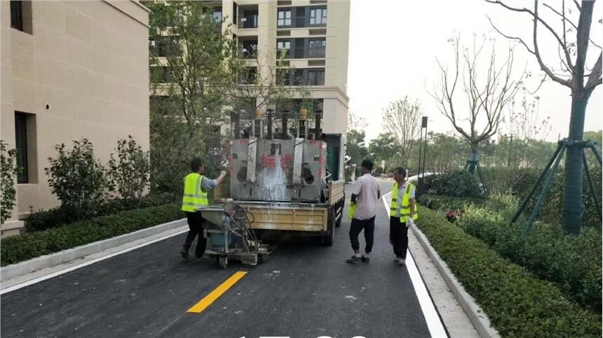 南京秦淮區(qū)道路劃線施工隊電話：189  -5174 - 4567