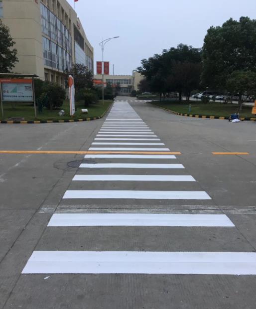 道路劃線-達(dá)尊企業(yè)廠區(qū)道路車間劃線的原則和技巧