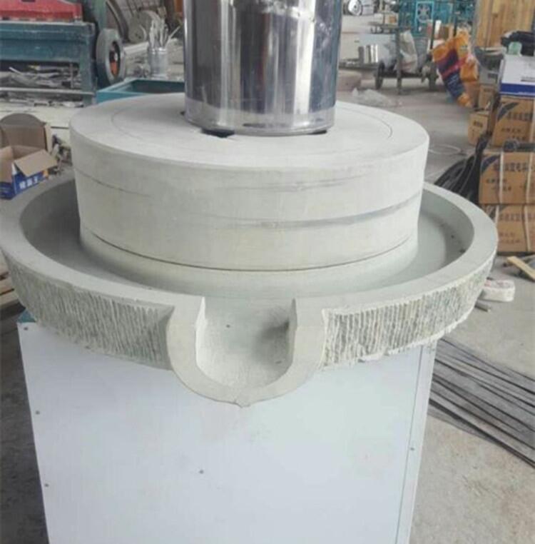面粉加工廠原生態(tài)石磨機(jī) 電動面粉石磨機(jī)價格 平價電動石磨