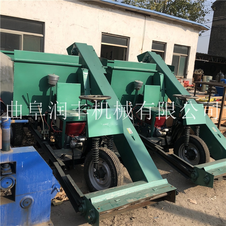養(yǎng)殖場(chǎng)糞便清理機(jī) 羊圈牛場(chǎng)清糞車(chē) 大型牧場(chǎng)糞便清理車(chē)