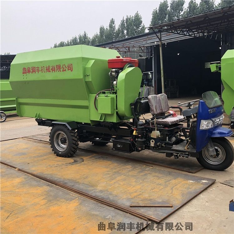喂羊投料車 青草喂料喂料車電動(dòng) 大中型養(yǎng)牛撒料車