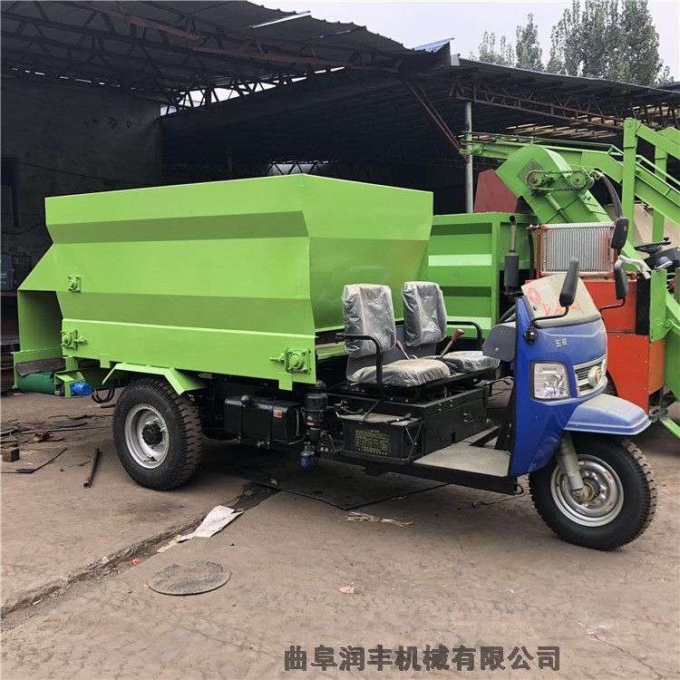 云南撒料車 5立方電動撒料車 柴油電子打火牛場投料車