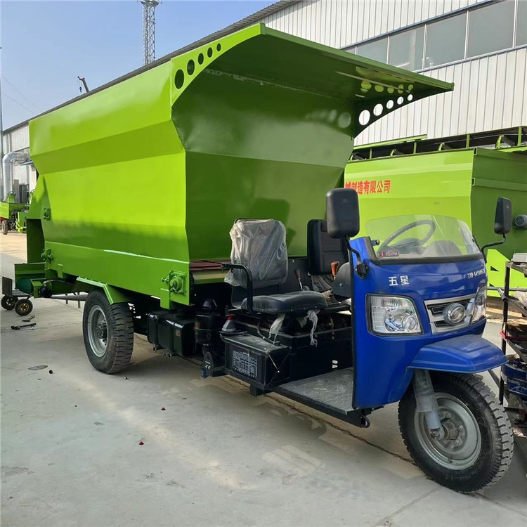 湖南湘潭市投料機(jī)潤(rùn)豐可定做攪拌撒料一體機(jī)