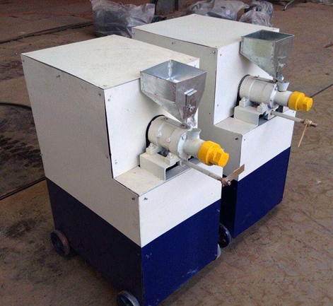 單螺桿膨化機(jī) 2012年新型飼料膨化機(jī)型號(hào)