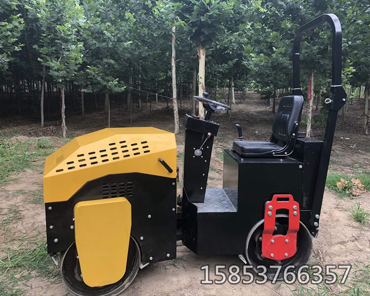 全液壓壓路機(jī)小型溝槽回填土座駕式壓實(shí)機(jī)