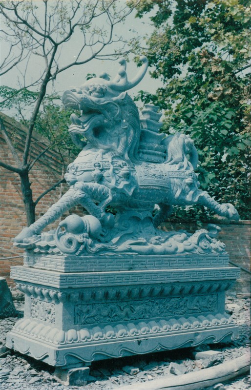 供應(yīng)青石麒麟、石雕麒麟