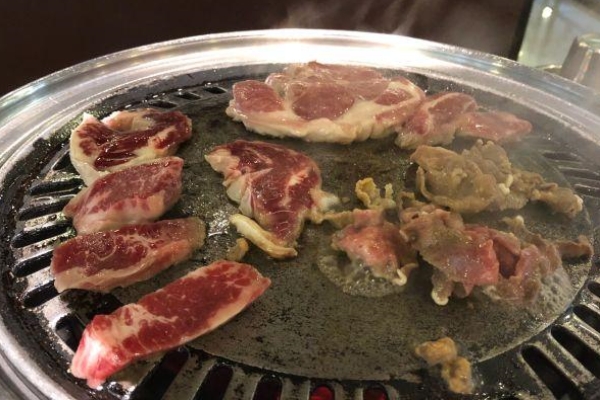 供應(yīng) 火爐家黑牛烤肉加盟 開店送萬元開店金