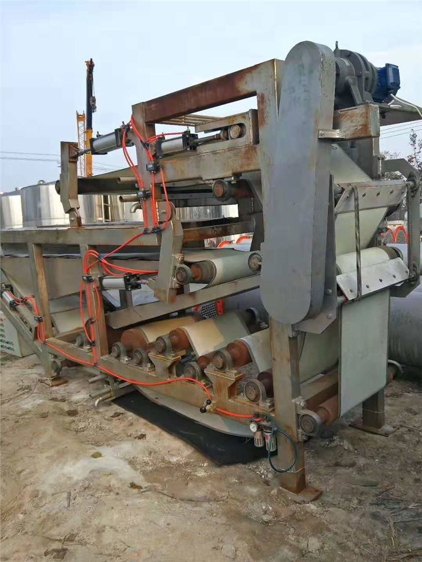 出售二手食品級(jí)0.55m*5m小型帶式過(guò)濾機(jī)，食品級(jí)帶式壓濾機(jī)