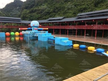廠家供應(yīng)男生女生向前沖水上沖關(guān)設(shè)備