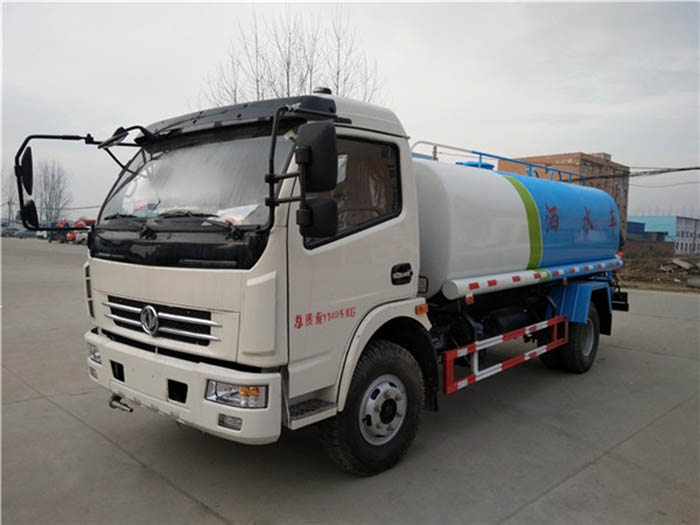東風(fēng)多利卡9噸綠化噴灑車(chē)
