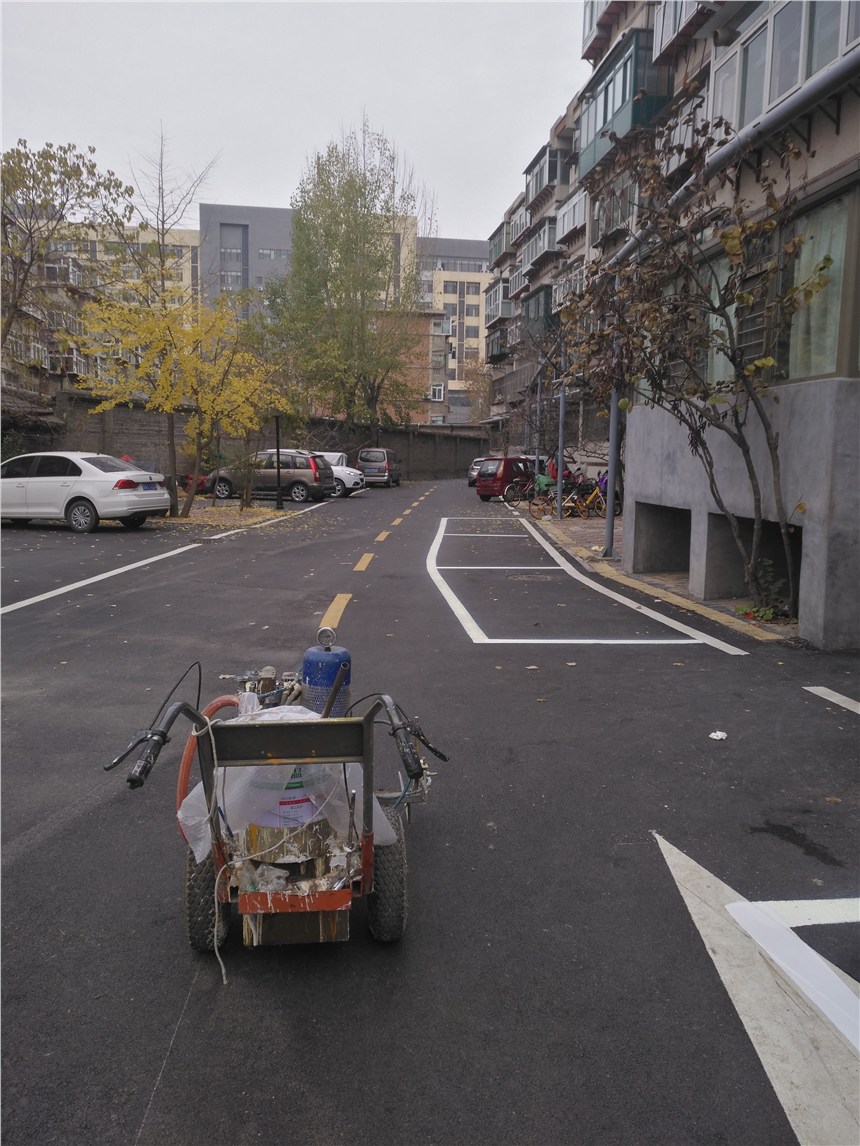 供應濟南中固道路劃線廠家