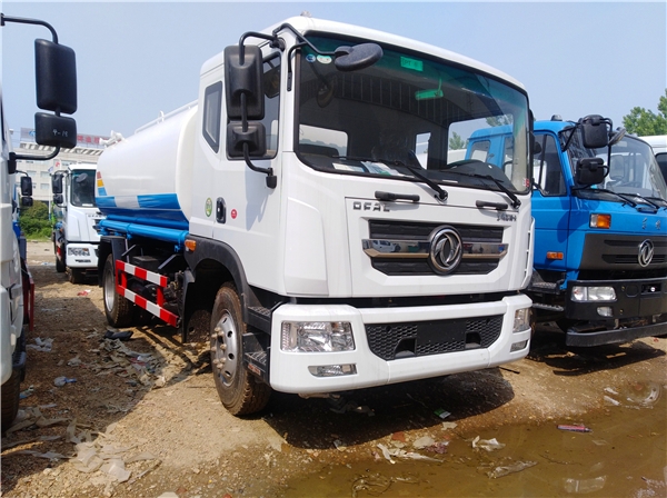 純電動灑水車_國六5噸灑水車廠家在哪_新能源運水車廠家在哪
