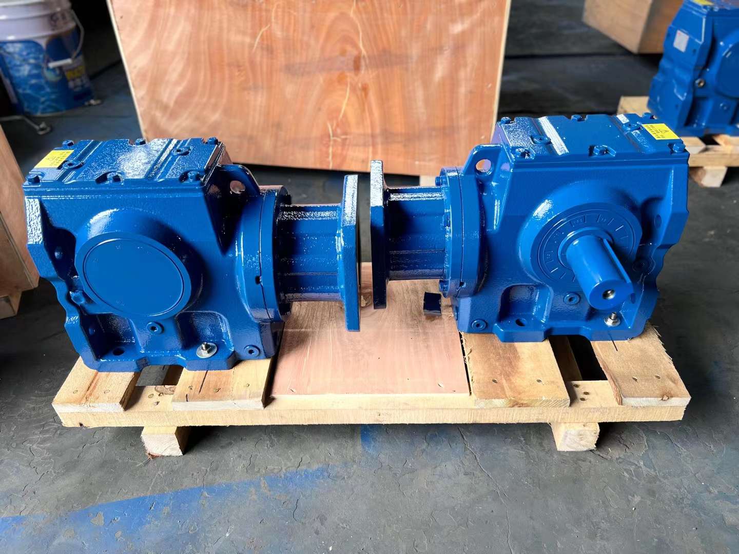 SAF77-Y2.2-NA7.2M1法蘭減速機(jī)TKAZ68