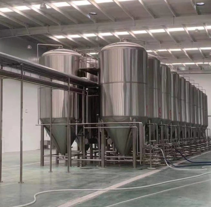 啤酒廠大型2000噸自動(dòng)化精釀啤酒設(shè)備