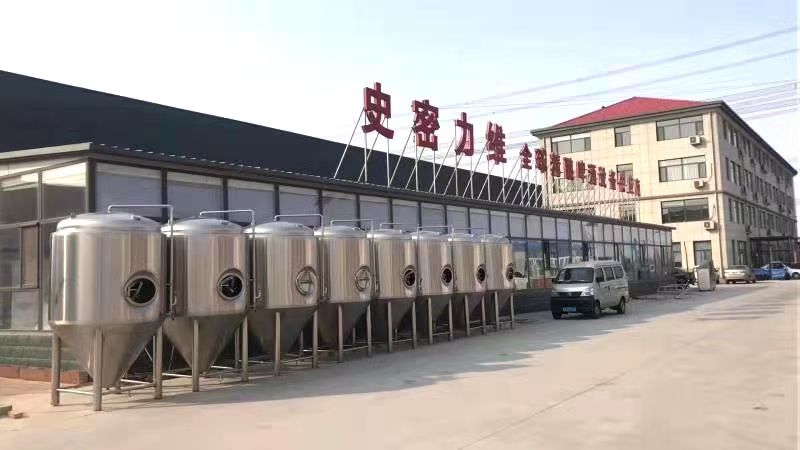 承德年產(chǎn)1萬噸2萬噸精釀啤酒設(shè)備自釀啤酒設(shè)備定制廠家
