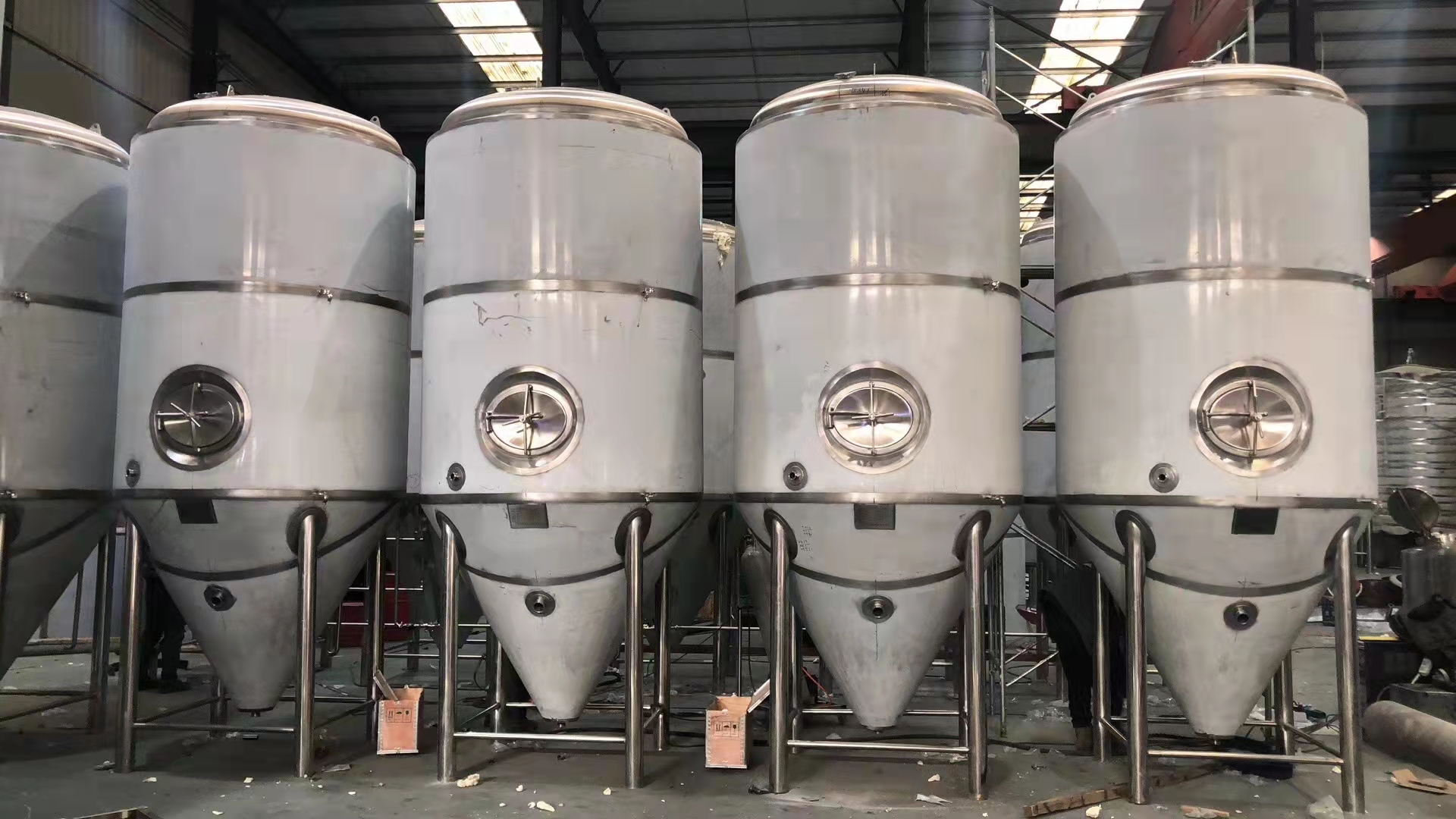 山東啤酒設(shè)備日產(chǎn)5噸精釀啤酒設(shè)備釀啤酒設(shè)備多少錢