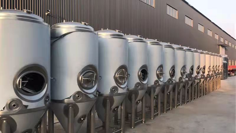 工廠型大型精釀啤酒廠設備采購日產(chǎn)五噸十噸