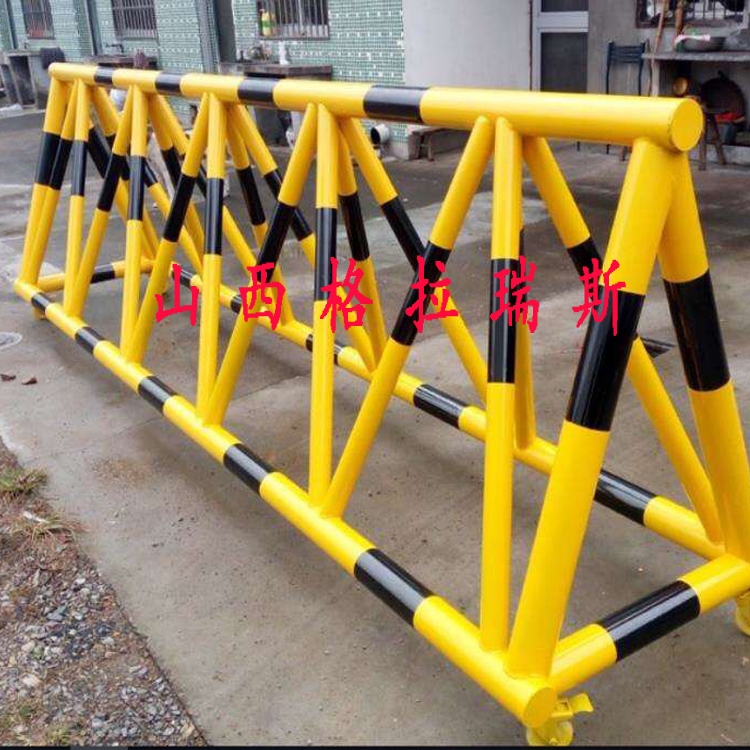 交通安防護(hù)欄黑黃拒馬護(hù)欄電動拒馬護(hù)欄定制安裝