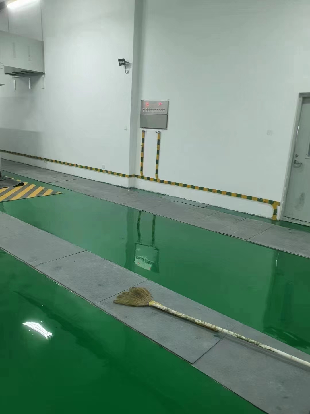 天津東麗區(qū)環(huán)氧自流平地坪施工公司【多少錢一平】