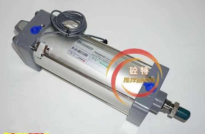 混凝土攪拌機上汽缸廠現(xiàn)貨直銷