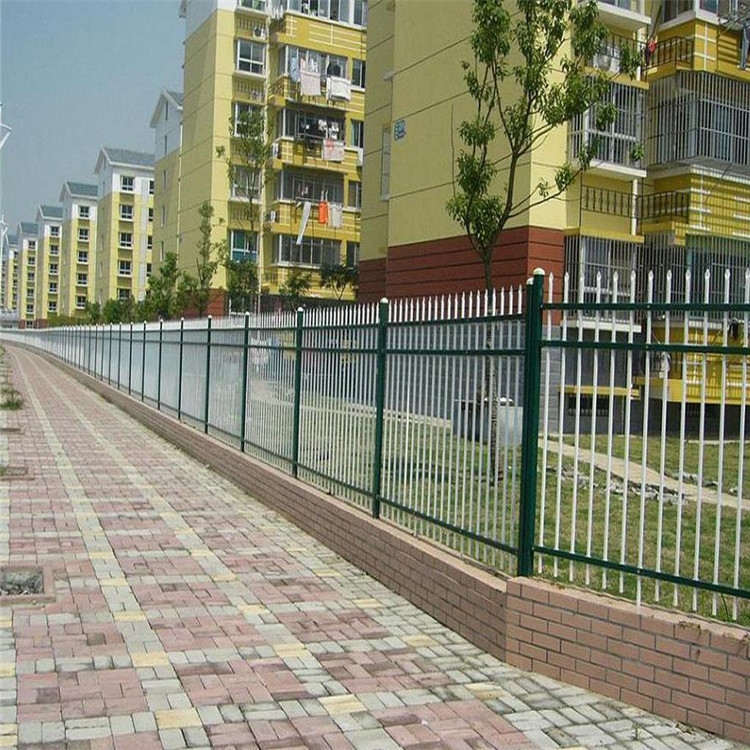 小區(qū)防護(hù)欄 鋅鋼鐵藝造型圍墻圍欄廠家