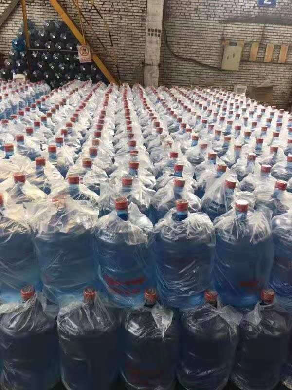 武漢配送桶裝水多少錢，企業(yè)批發(fā)品牌桶裝水量大優(yōu)惠全市快速配送