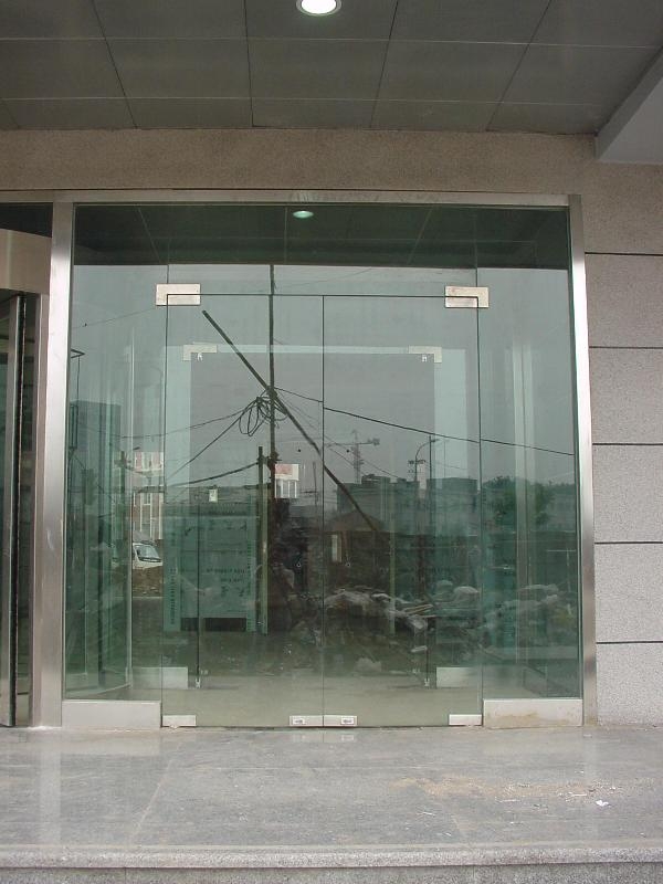 北京朝陽(yáng)區(qū)花家地安裝玻璃門推拉門平移門24小時(shí)服務(wù)
