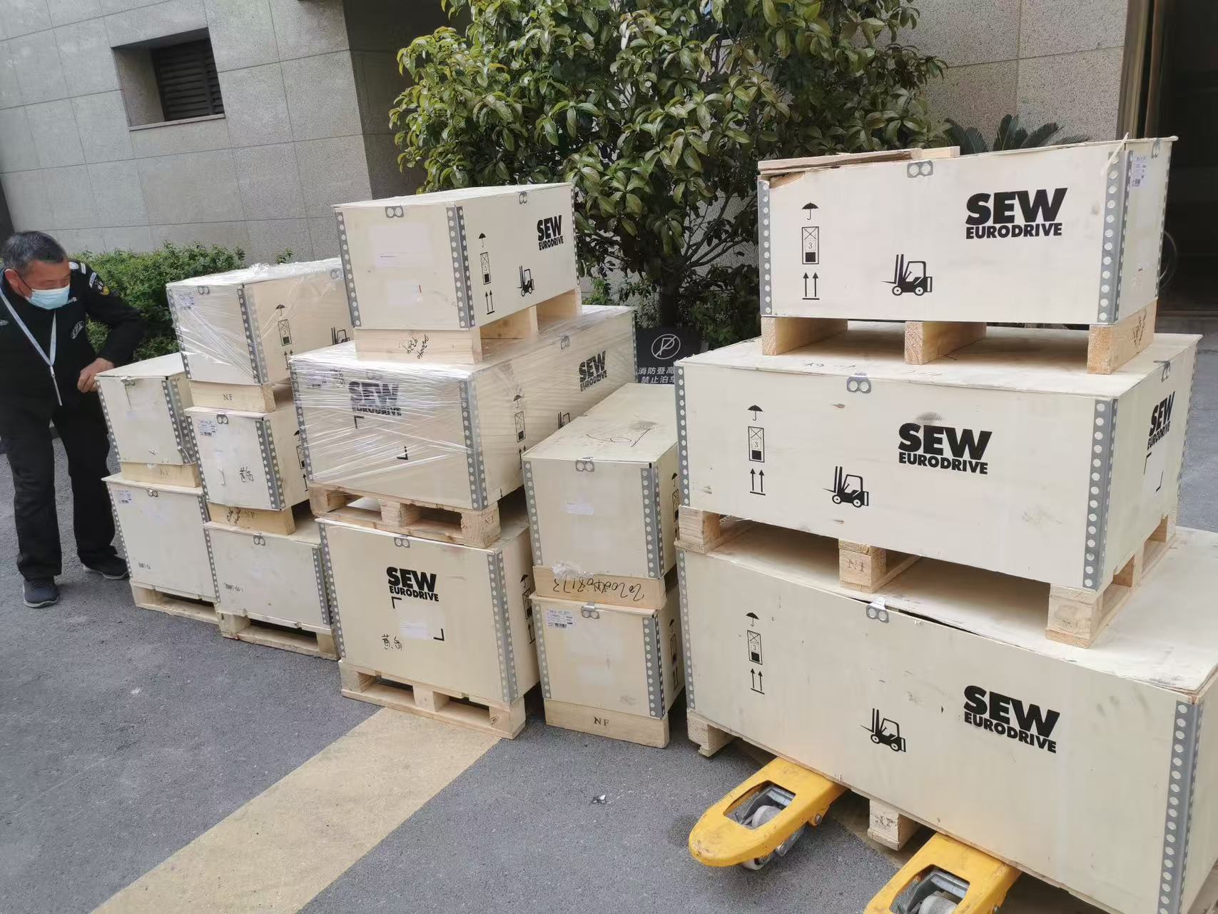 湖北襄樊現(xiàn)貨推送：4DP7APXSV2025直達(dá)送至縣市