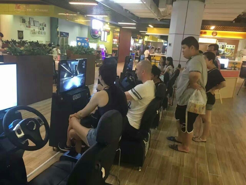 樂東縣如今賺錢的項目，真車駕駛器代理開店競爭小月收入可觀