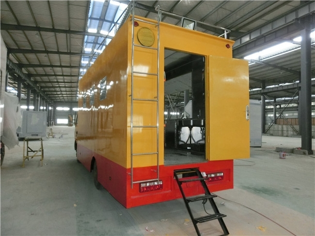 移動(dòng)餐車、后勤保障車生產(chǎn)廠家