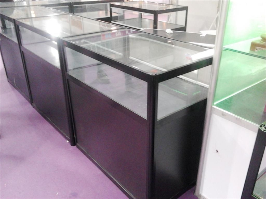梅州展板出租，玻璃展柜租賃，租賃價格