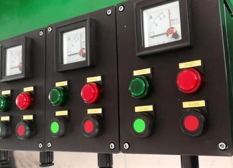 南陽市防爆電加熱控制溫度儀表通訊配電箱廠家主機(jī)顯示防爆箱