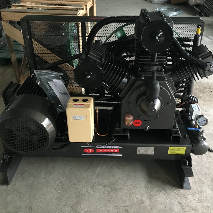 三相15kw的W-1.5/30空壓機(jī)