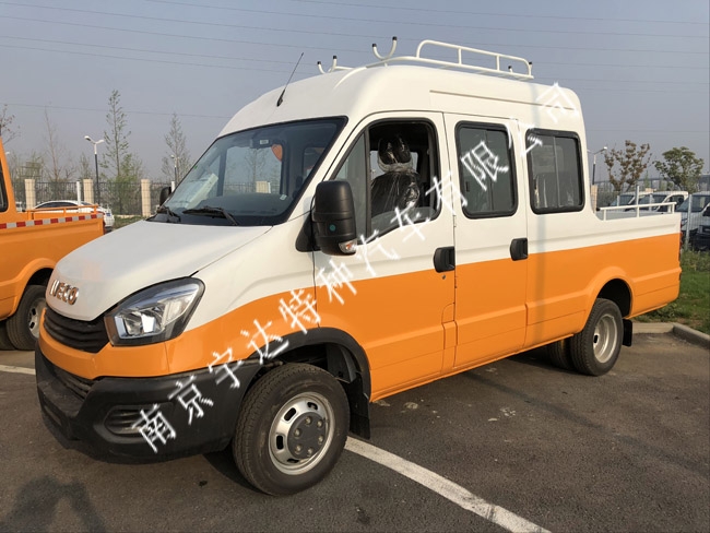依維柯工程車(chē)6-9座  生產(chǎn)廠(chǎng)家 電力 排水 藍(lán)牌 應(yīng)急 公路養(yǎng)護(hù) 排水 搶修 搶險(xiǎn)
